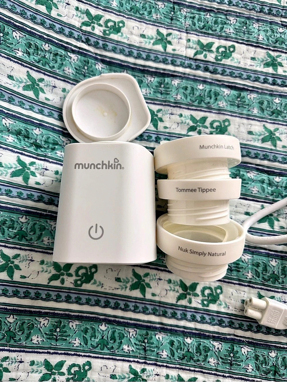 Munchkin 98° Digital Bottle Warmer (Plug-in) with Four Adapters - Fits Most Baby